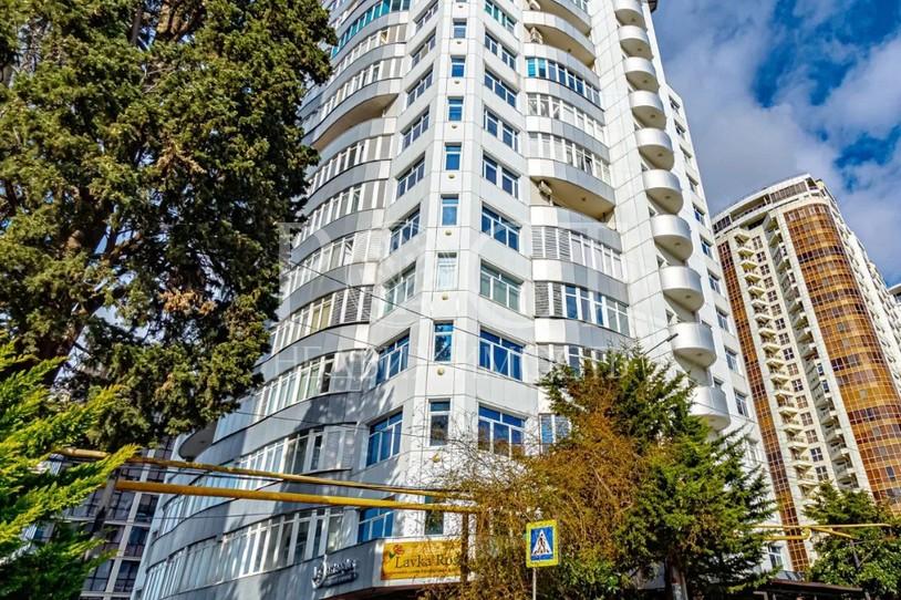 3 комн. квартира, 117 м², 4/18 эт.