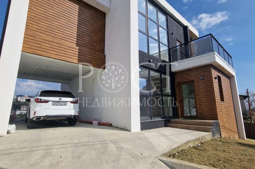 Дом 170 м² на участке 4 сот.