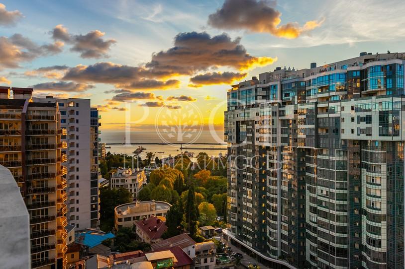 3 комн. квартира, 186 м², 10/21 эт.