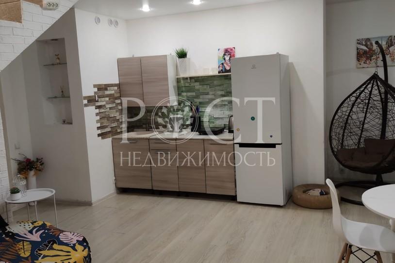 2 комн. квартира, 80 м², 4/4 эт.