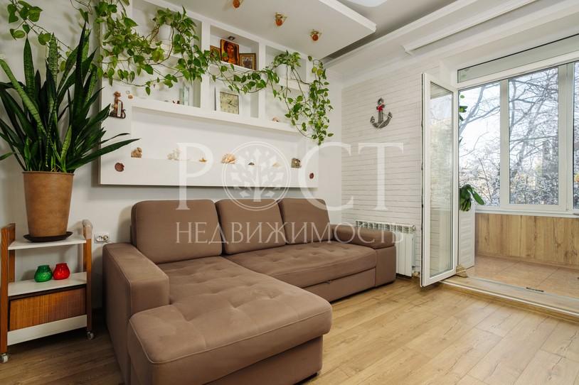 2 комн. квартира, 57 м², 2/10 эт.